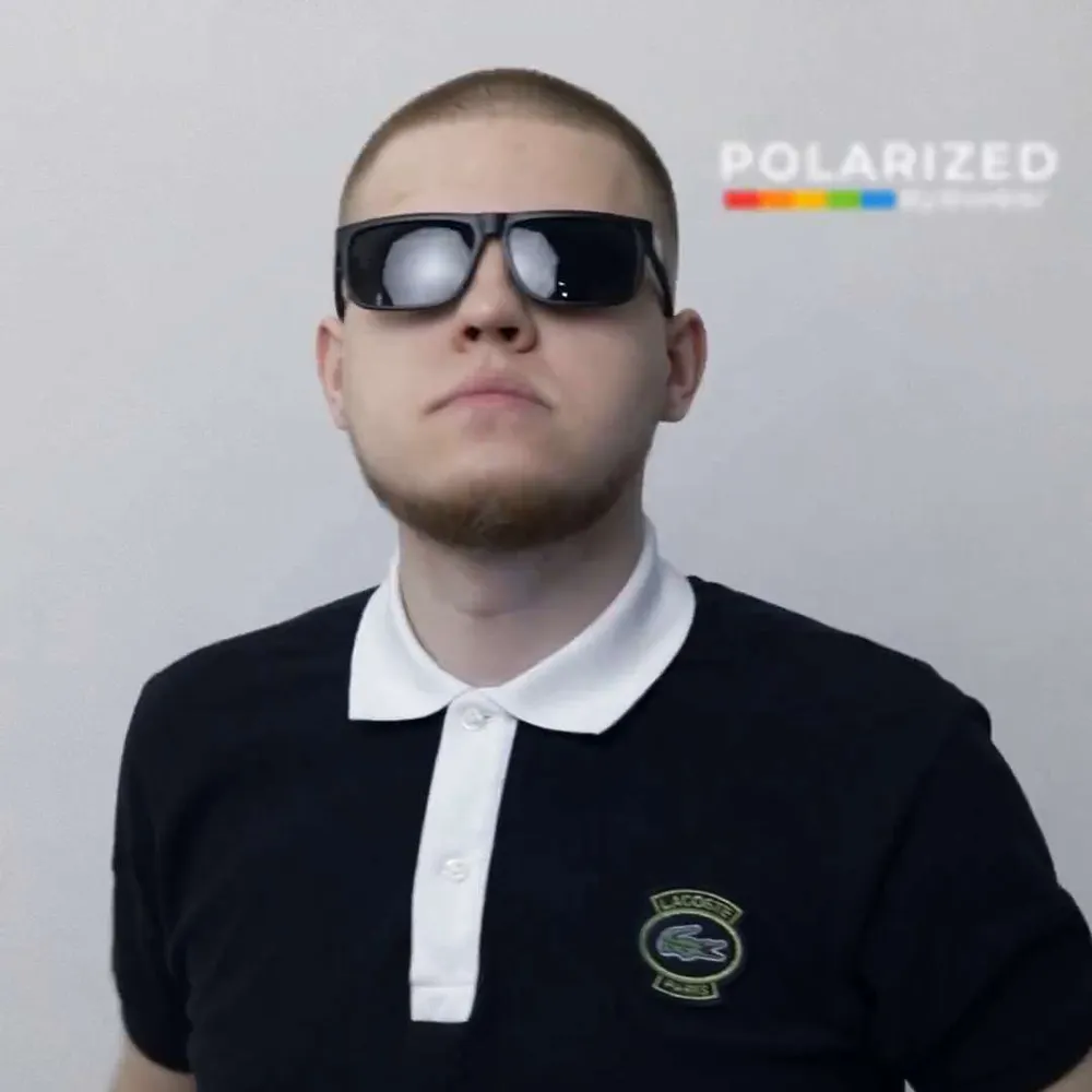 Очки солнцезащитные мужские с матовой оправой