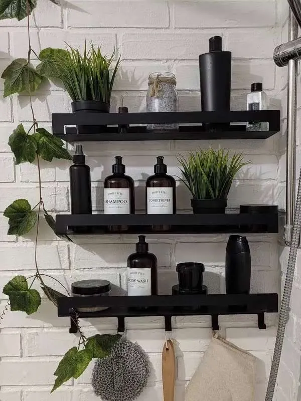 Полка для ванной настенная с крючками для полотенец, крепление на саморезах, набор из 3 шт; цвет черный