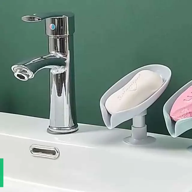 Мыльница на короткой ножке с присоской, со сливом