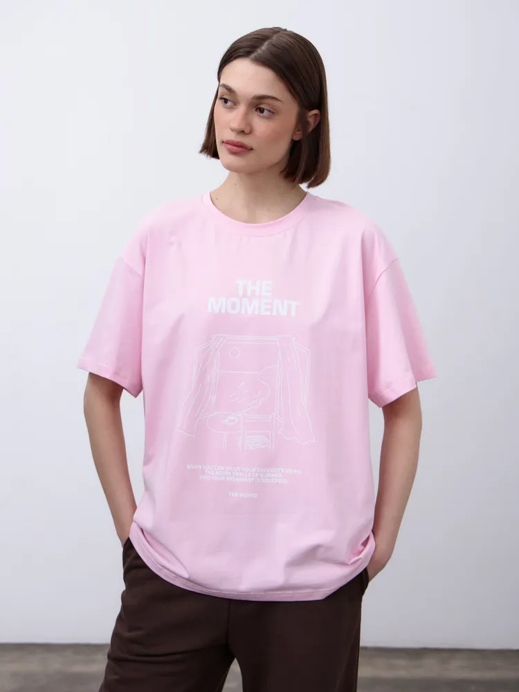 Футболка Женский ТЕЛОДВИЖЕНИЯ розовый Средний, размер 46 Кулирная гладь Надписи оверсайз Аппликация Повседневный Россия Йога, Бег