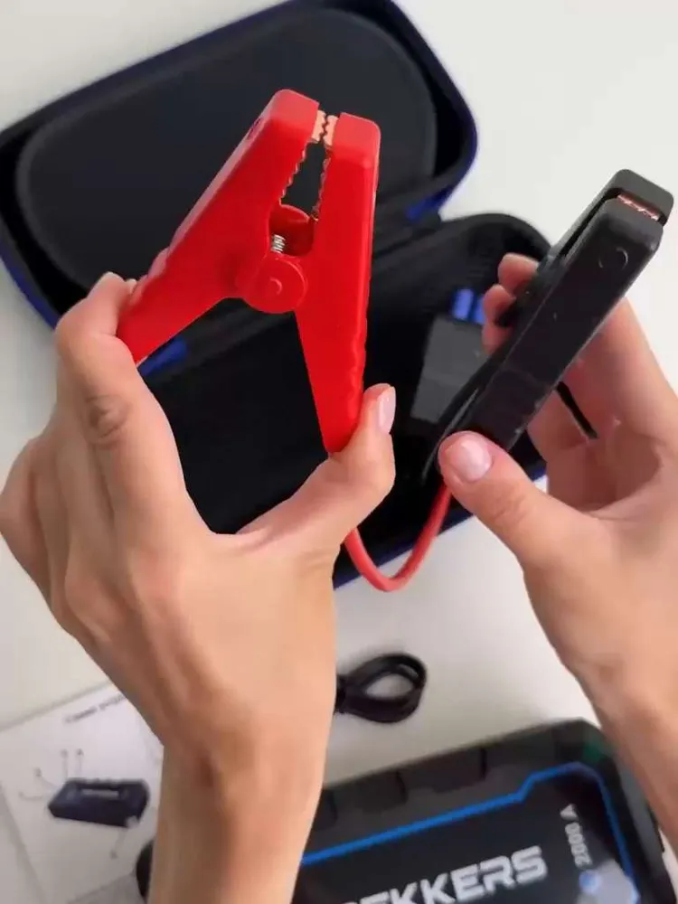 Пусковое устройство для автомобиля, бустер автомобильный пусковой Dekkers