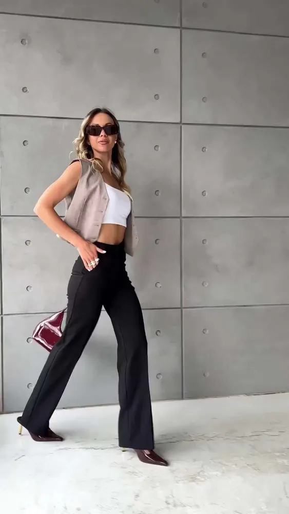 Брюки Женский The Twins Fashion со стрелками, прямые черный матовый, черный Поливискоза Офисный/школьный, размер 44, 46 Молния, Пуговицы прямой На любой сезон Пояс/ремень, рост 155-175 Россия Высокая