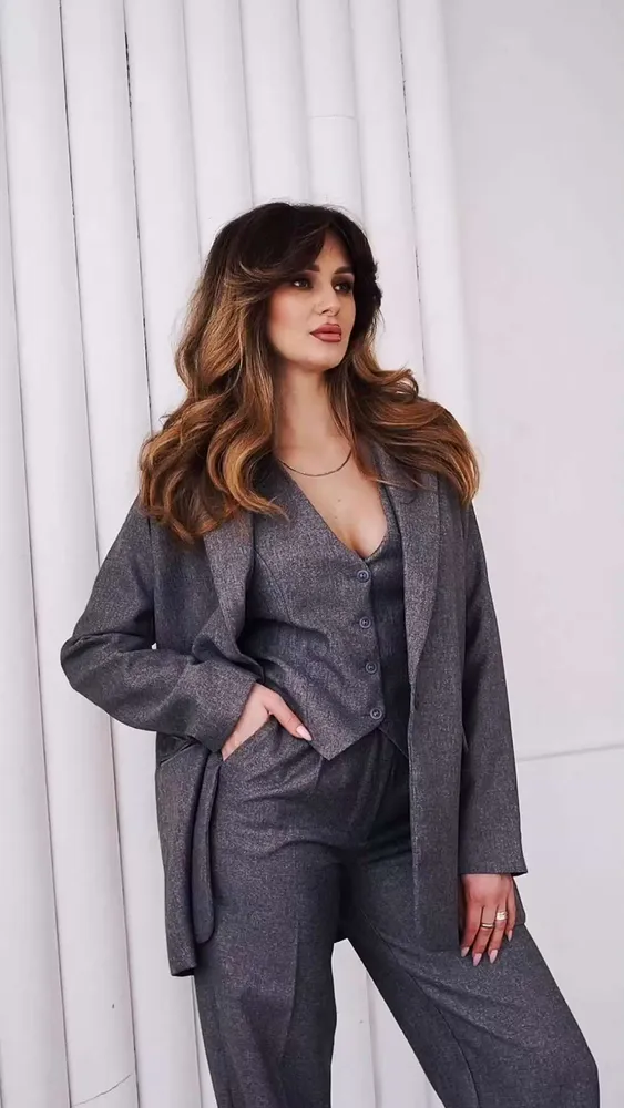 Костюм классический Женский VASKINO Офисный/школьный брючный, тройка серый, размер 44 Полиэстер, Вискоза Однотонный, рост 160-180 Декольте Россия Демисезон Пуговицы
