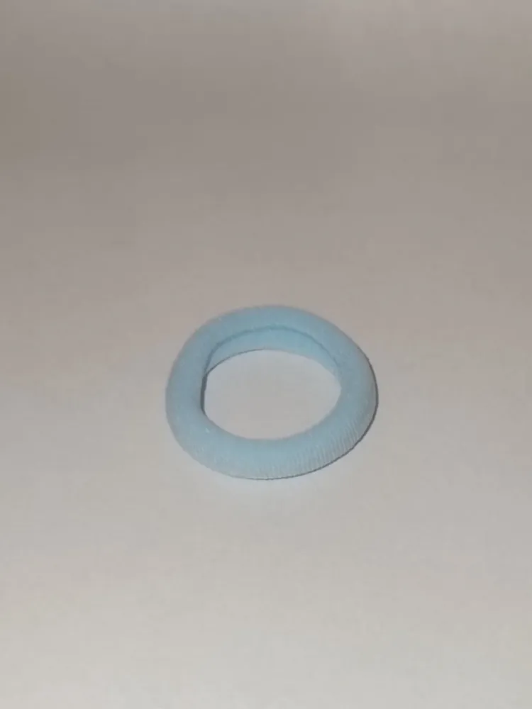 Резинка для волос голубая