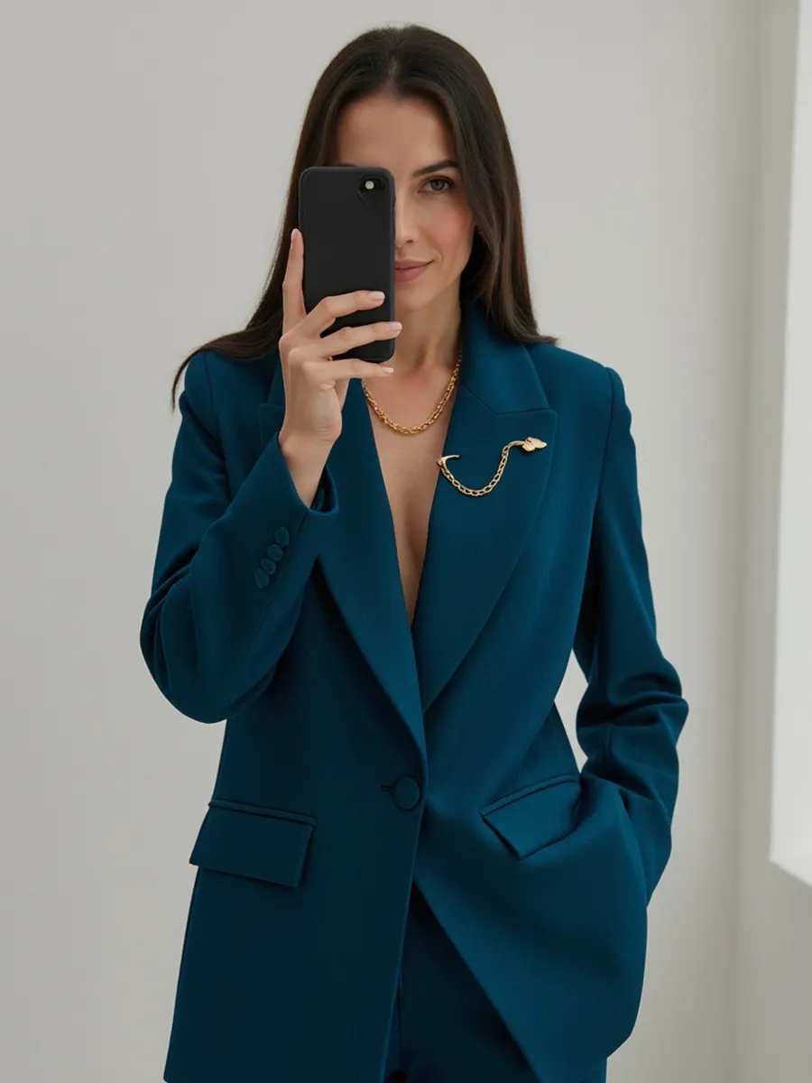 Костюм женский брючный праздничный