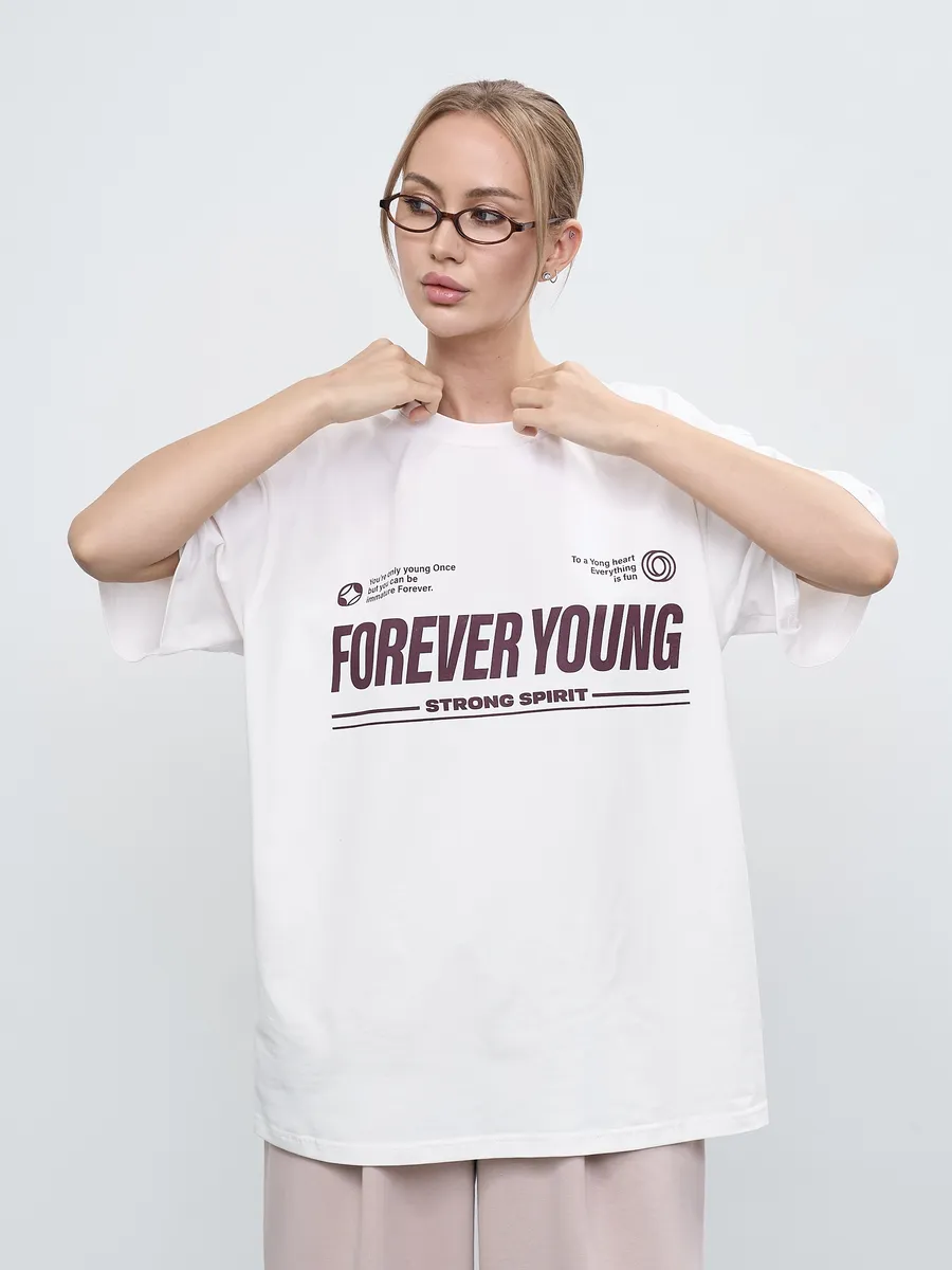 Футболка оверсайз с принтом FOREVER YOUNG