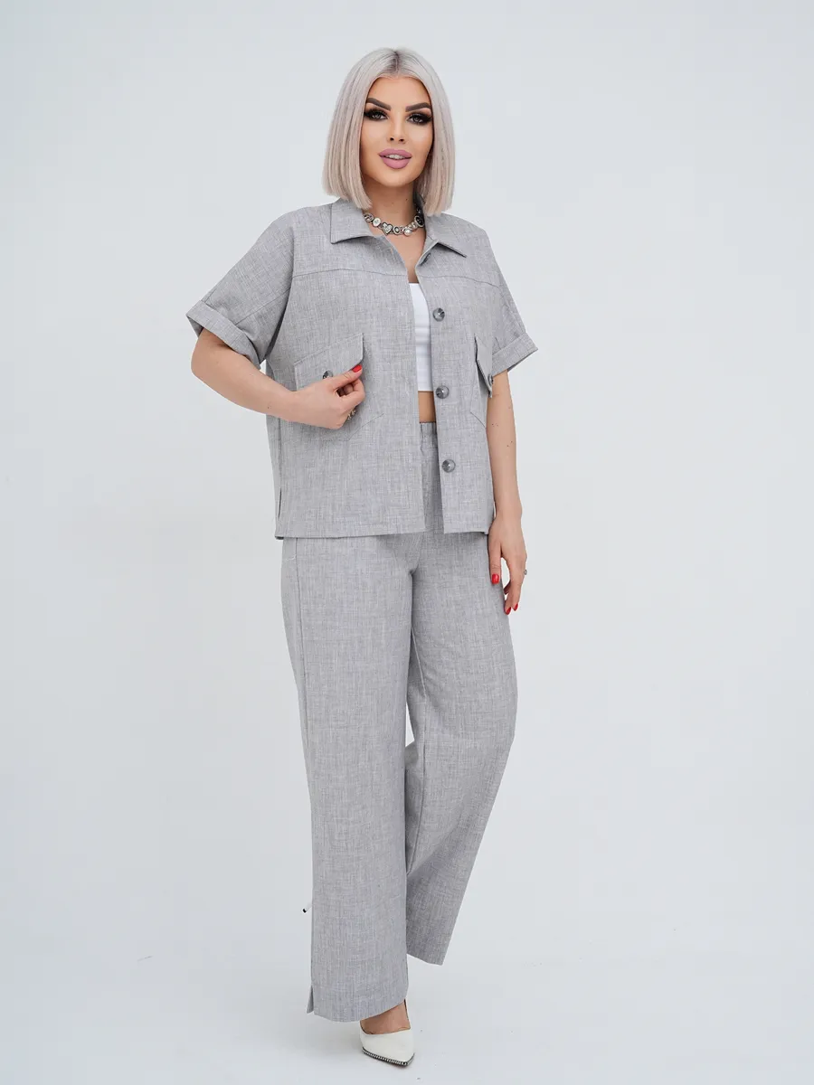 Костюм брючный оверсайз деловой