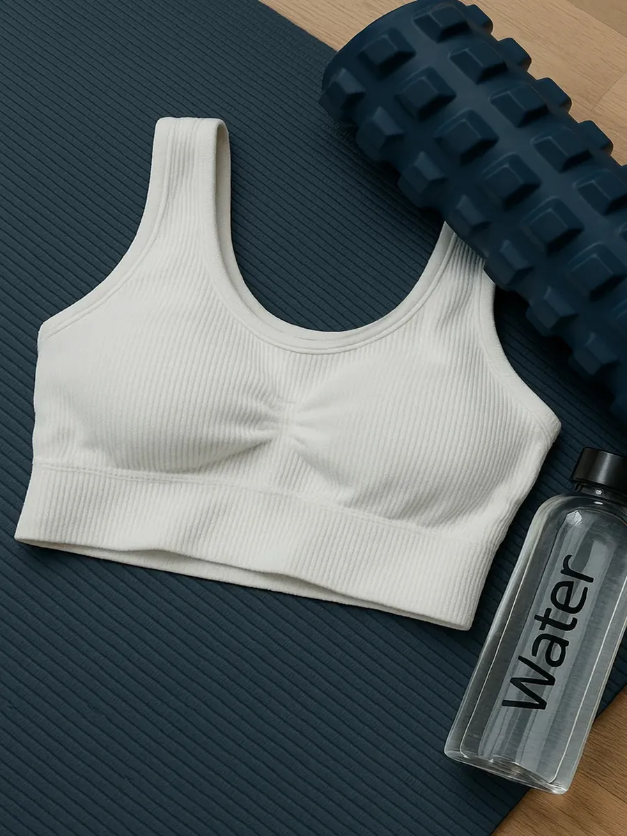 Топ спортивный с чашками для фитнеса