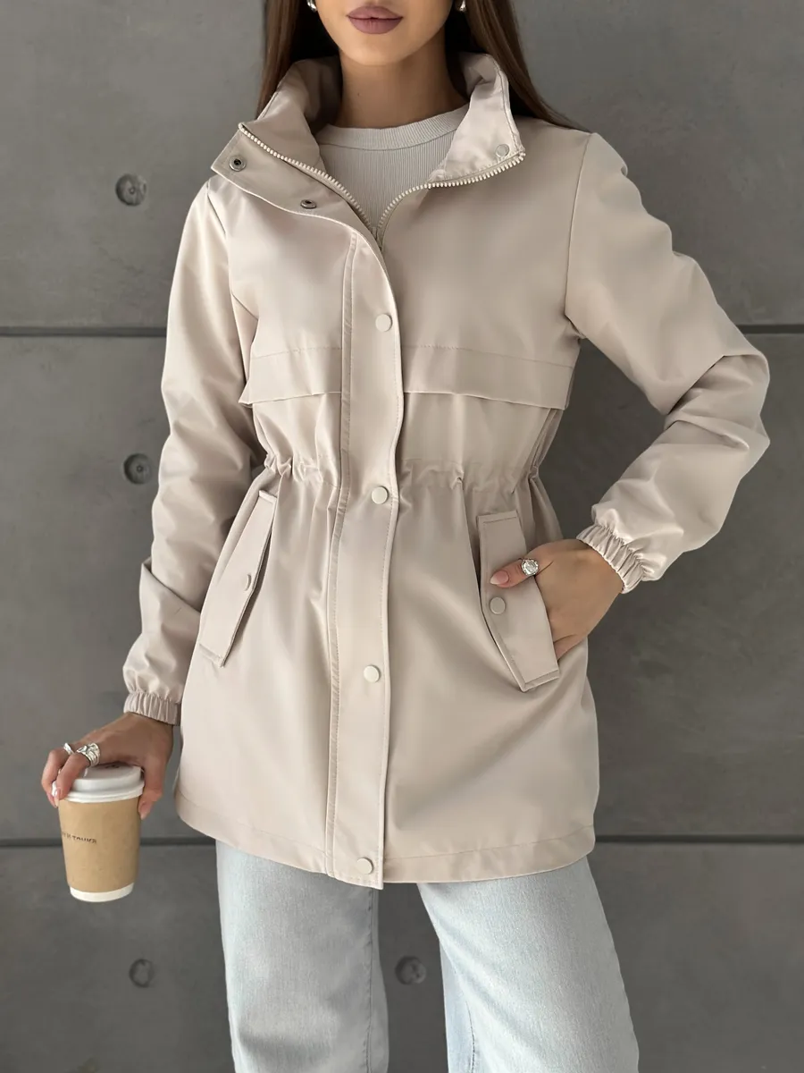 Ветровка с капюшоном удлиненная