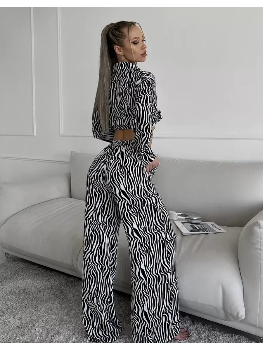 Костюм брючный летний зебра