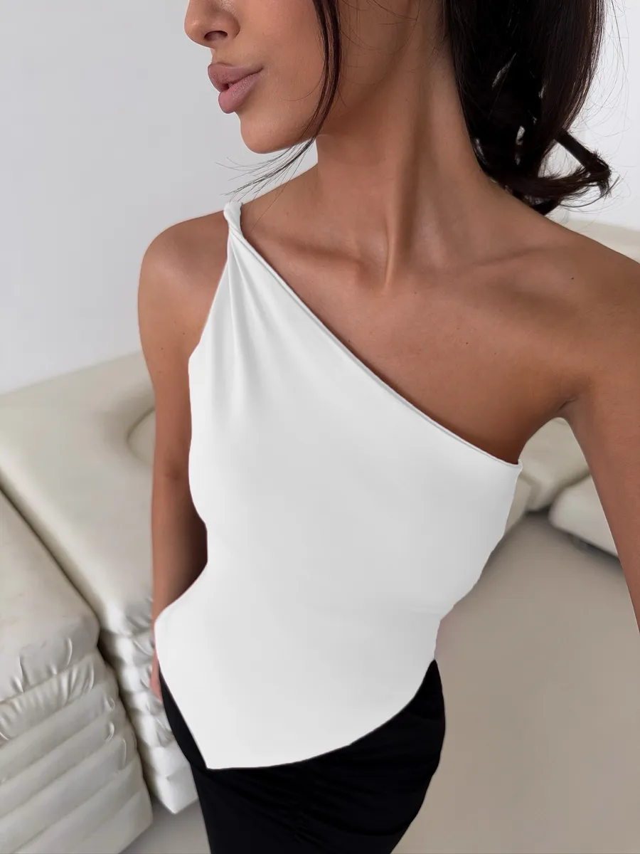 Топ асимметричный с открытой спиной без рукавов под пиджак