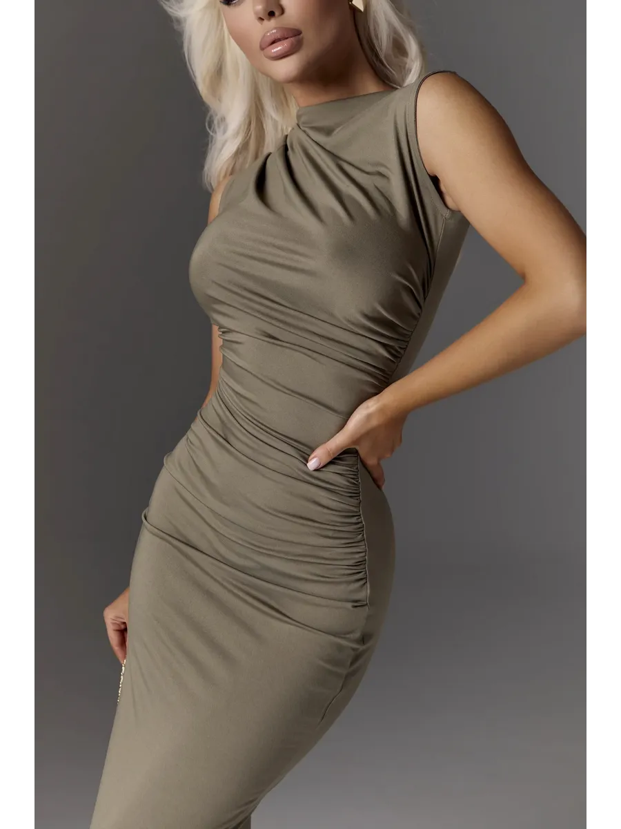 Платье с драпировкой без рукавов весеннее