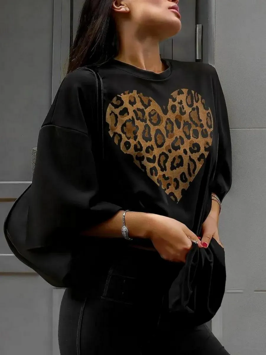 Футболка оверсайз светящаяся с сердцем