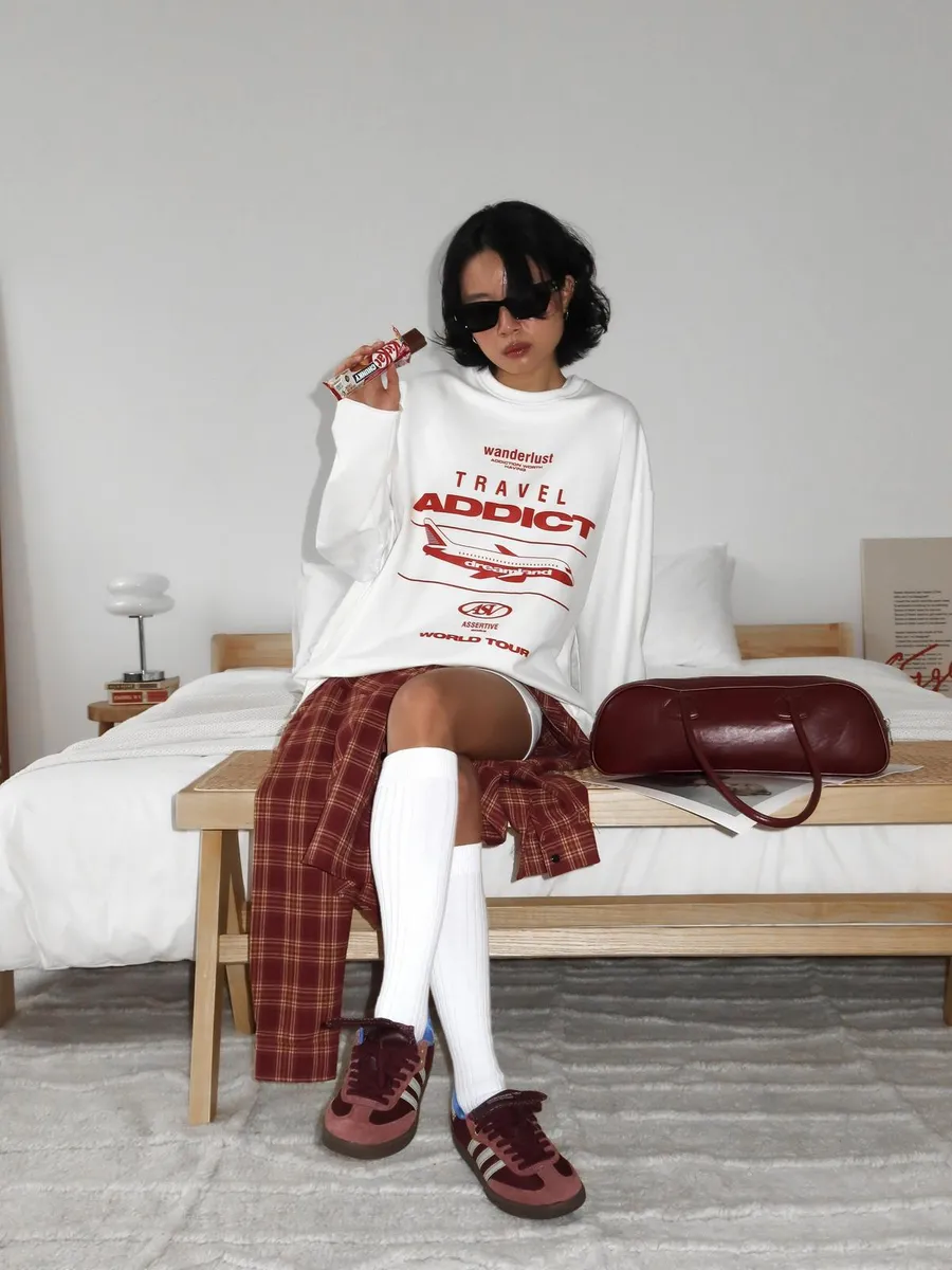 Лонгслив оверсайз молочный с принтом