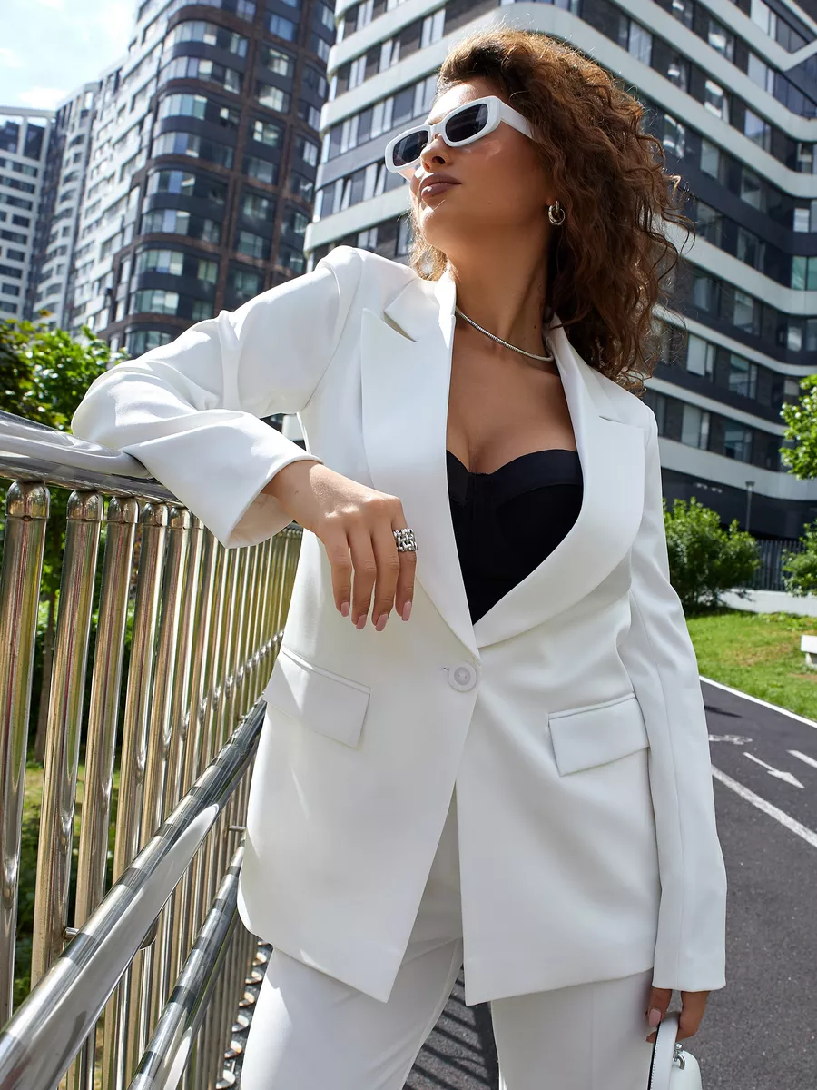 Брючный костюм деловой летний