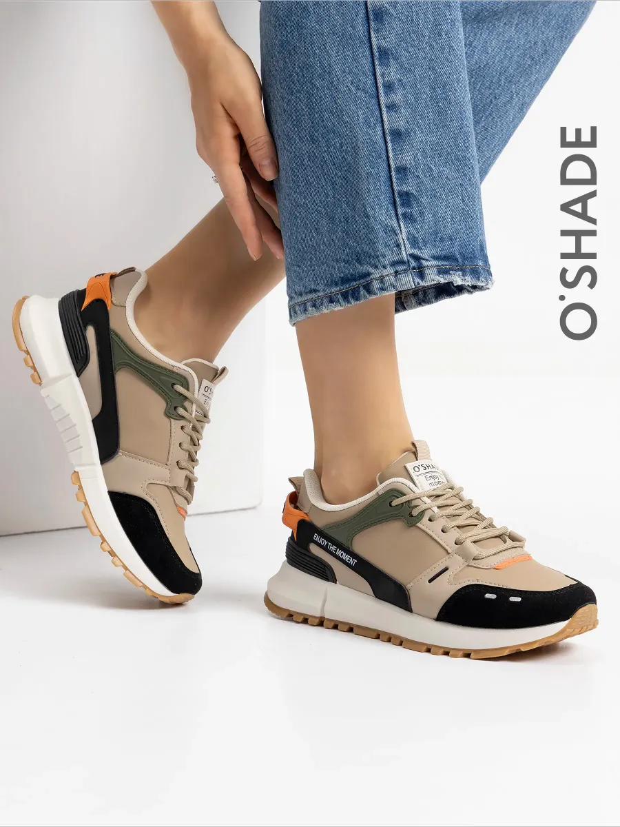 Кроссовки женские