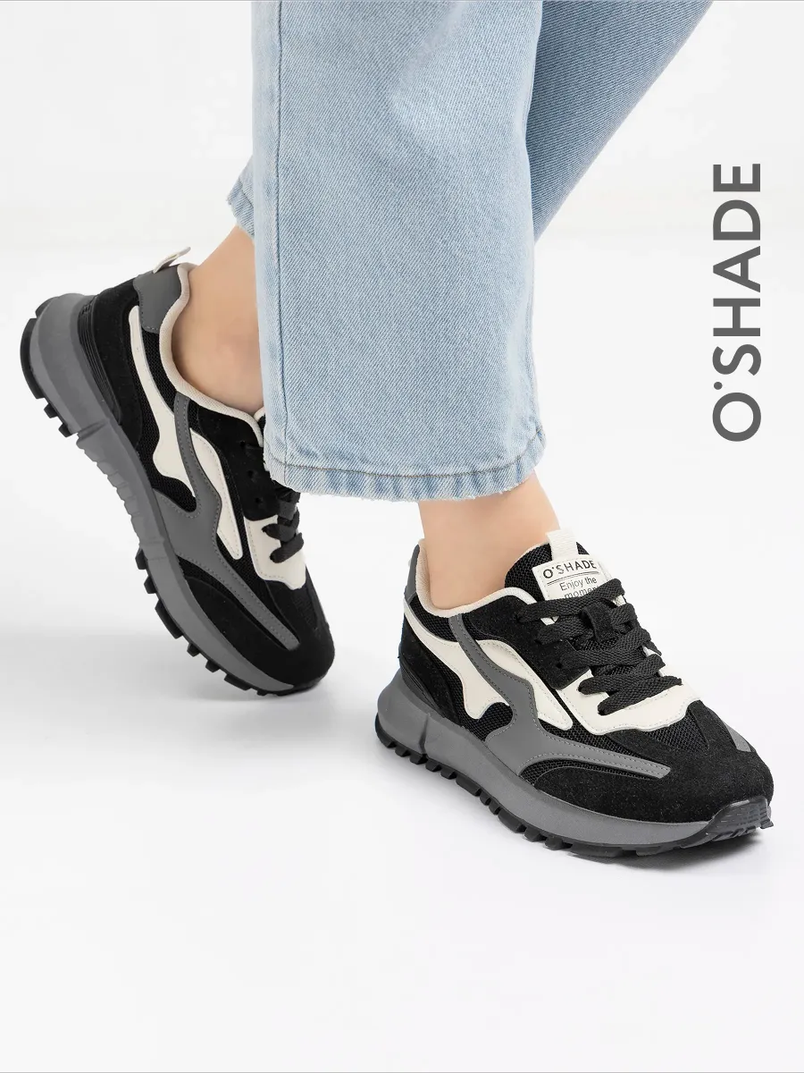 Кроссовки женские