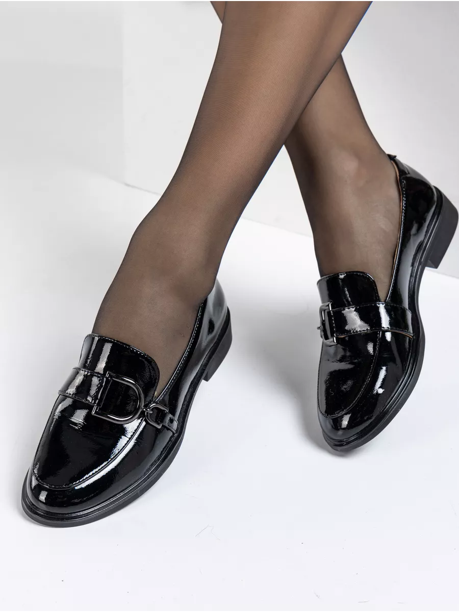 Лоферы женские черные