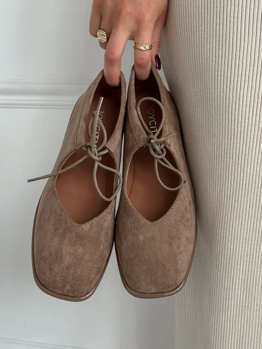 Балетки с ремешками на завязках