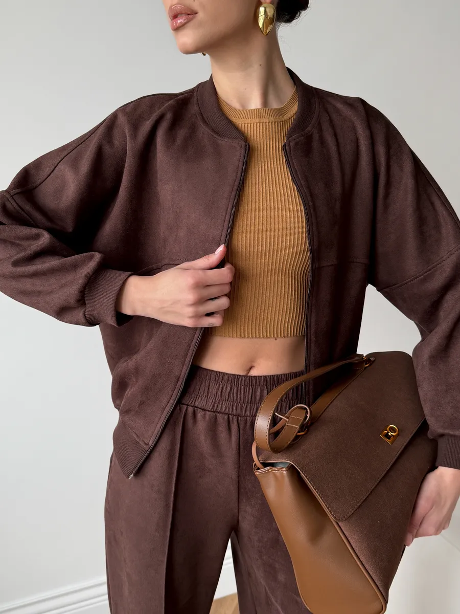 Костюм брючный двойка повседневный замшевый