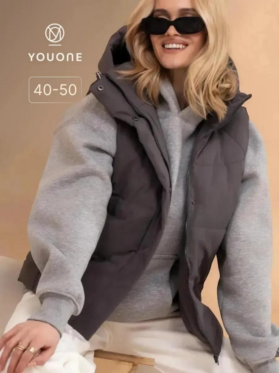 Жилетка утепленная с капюшоном