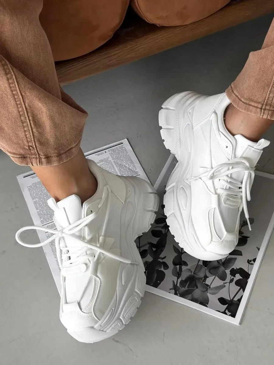 Кроссовки на платформе