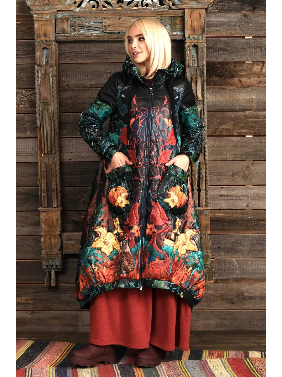 Пальто длинное стеганое с капюшоном