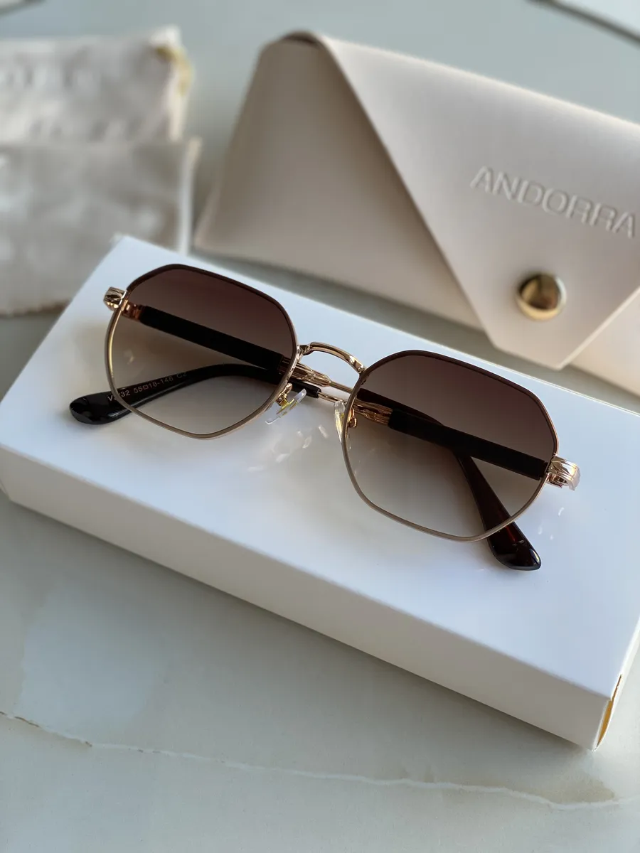 Очки солнцезащитные брендовые