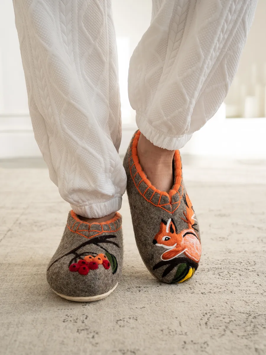 Валенки домашние с вышивкой и подошвой