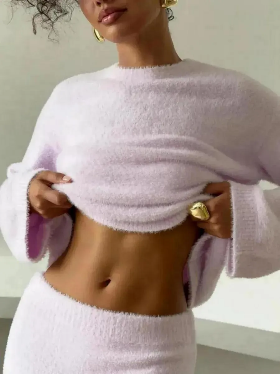 Костюм вязаный трикотажный с юбкой