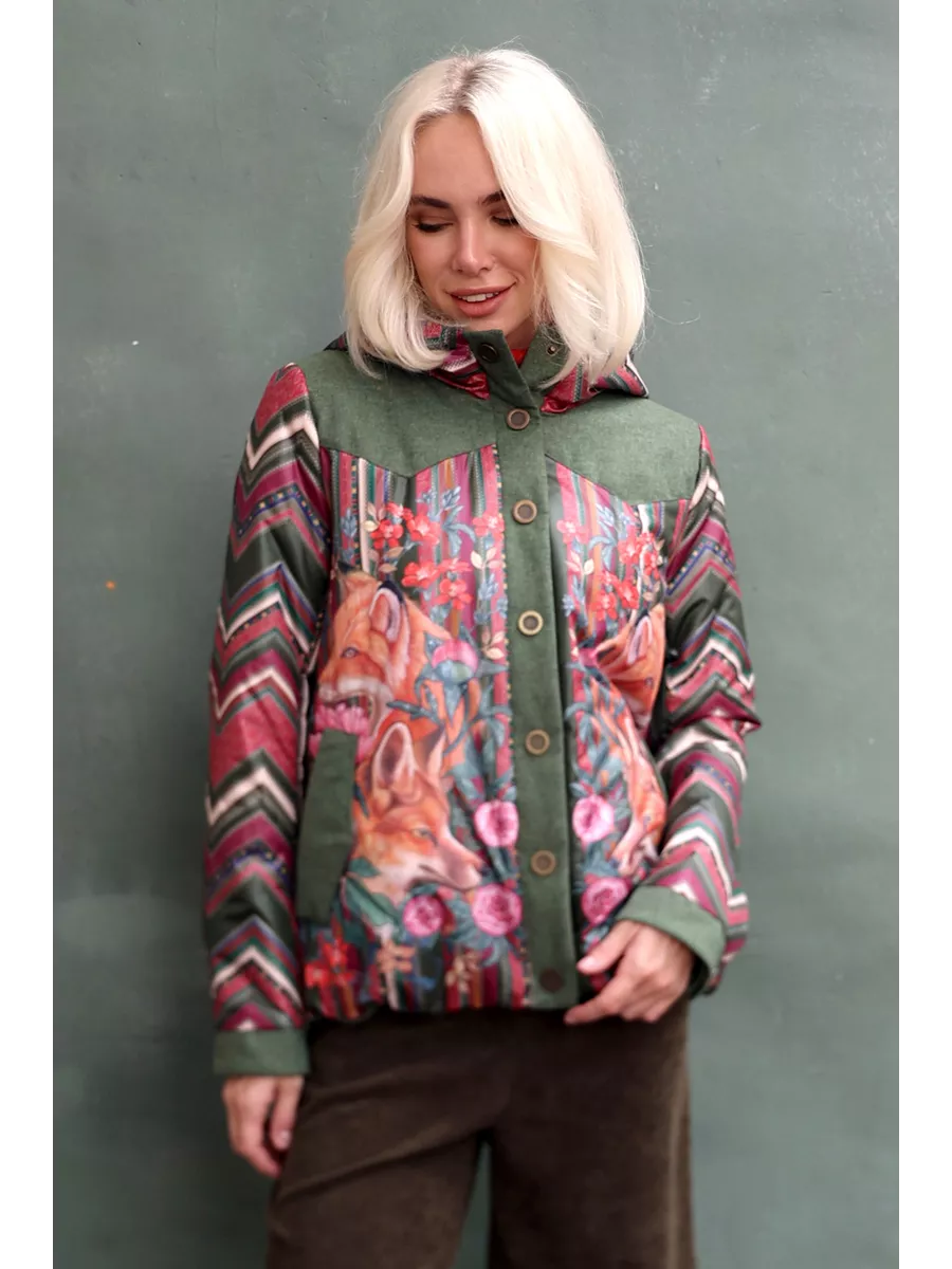 Куртка с капюшоном укороченная