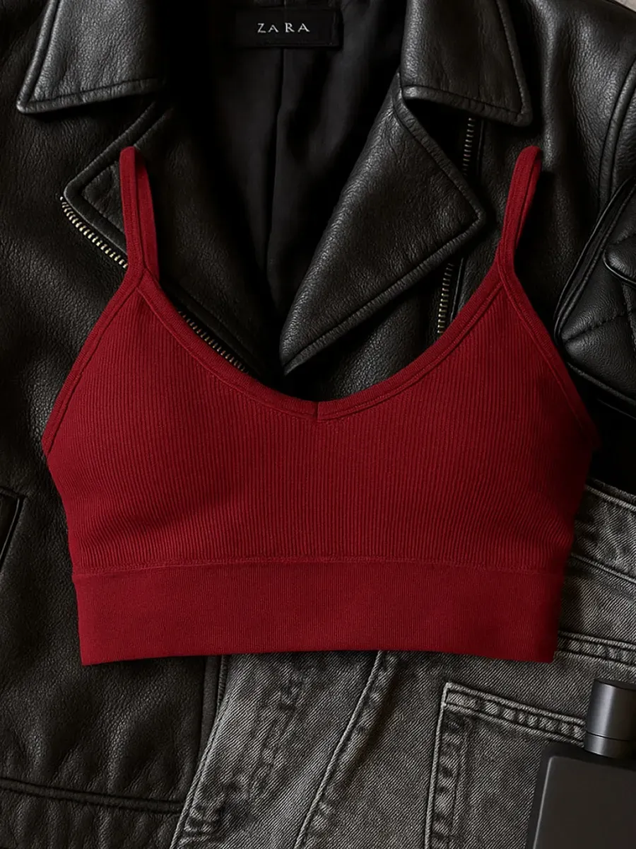 Топ на бретелях в спортивном стиле в рубчик