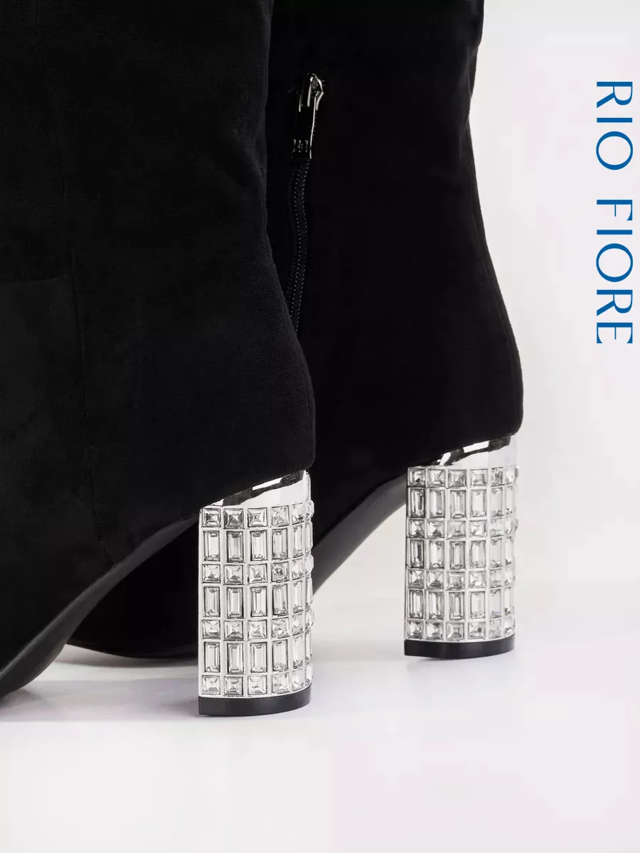 Сапоги демисезонные трубы высокие на каблуке