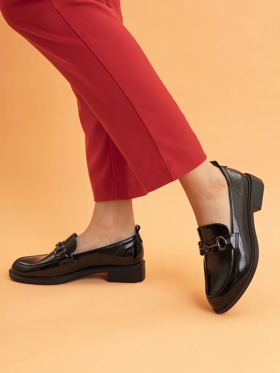 Туфли закрытые из натуральной кожи