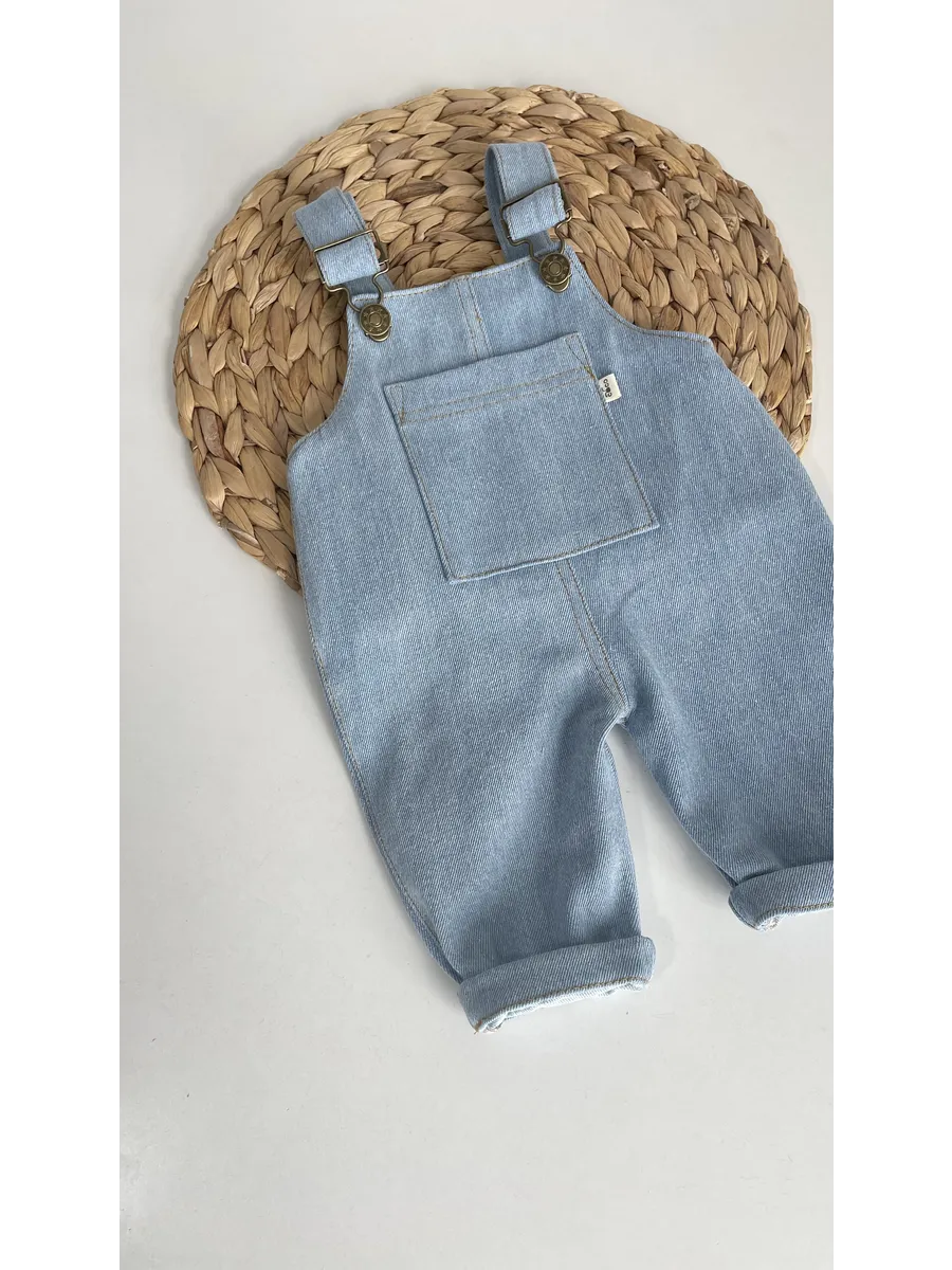 Джинсовый комбинезон