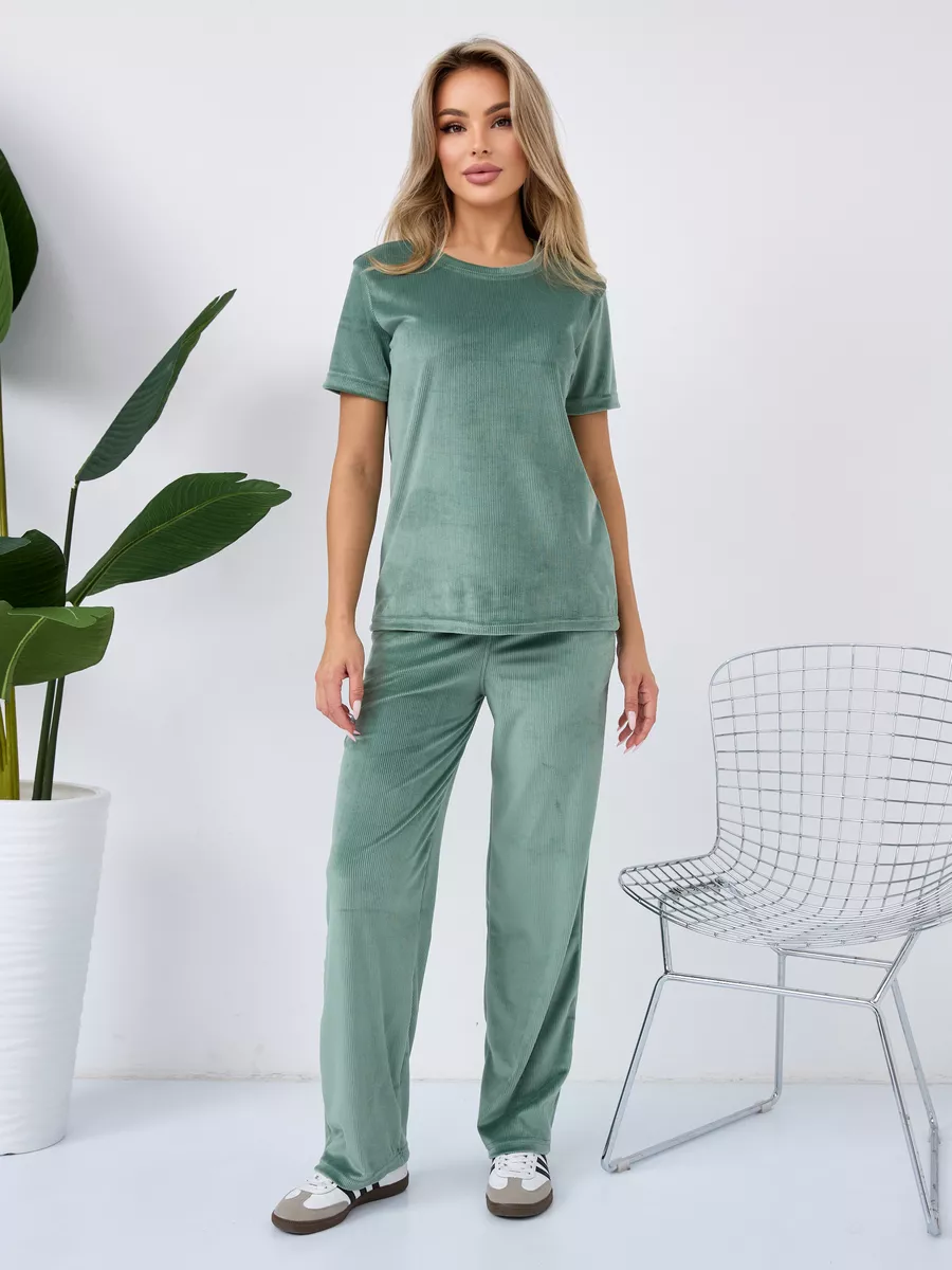 Велюровый костюм в рубчик домашний