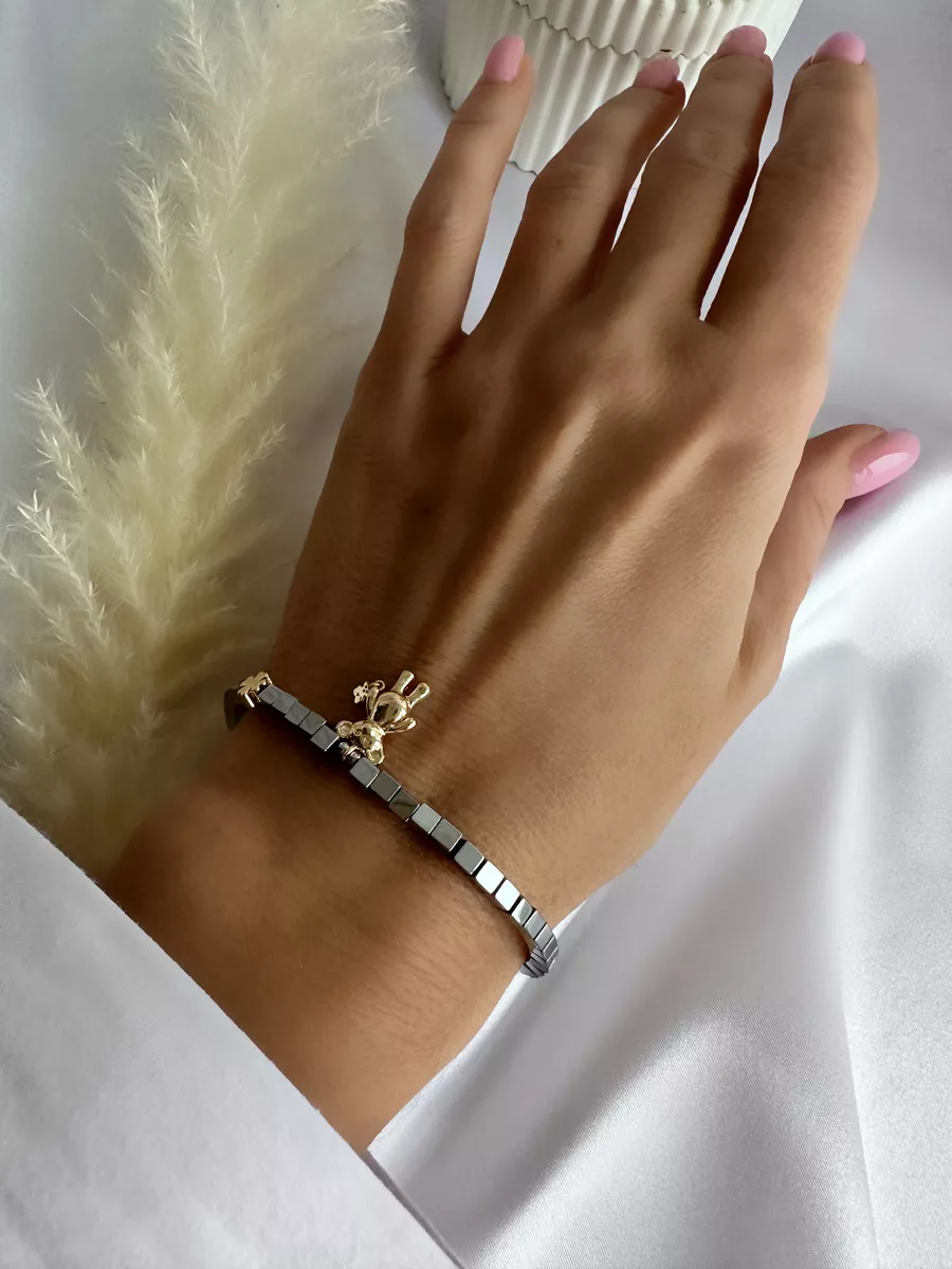 Браслет из гематита на руку