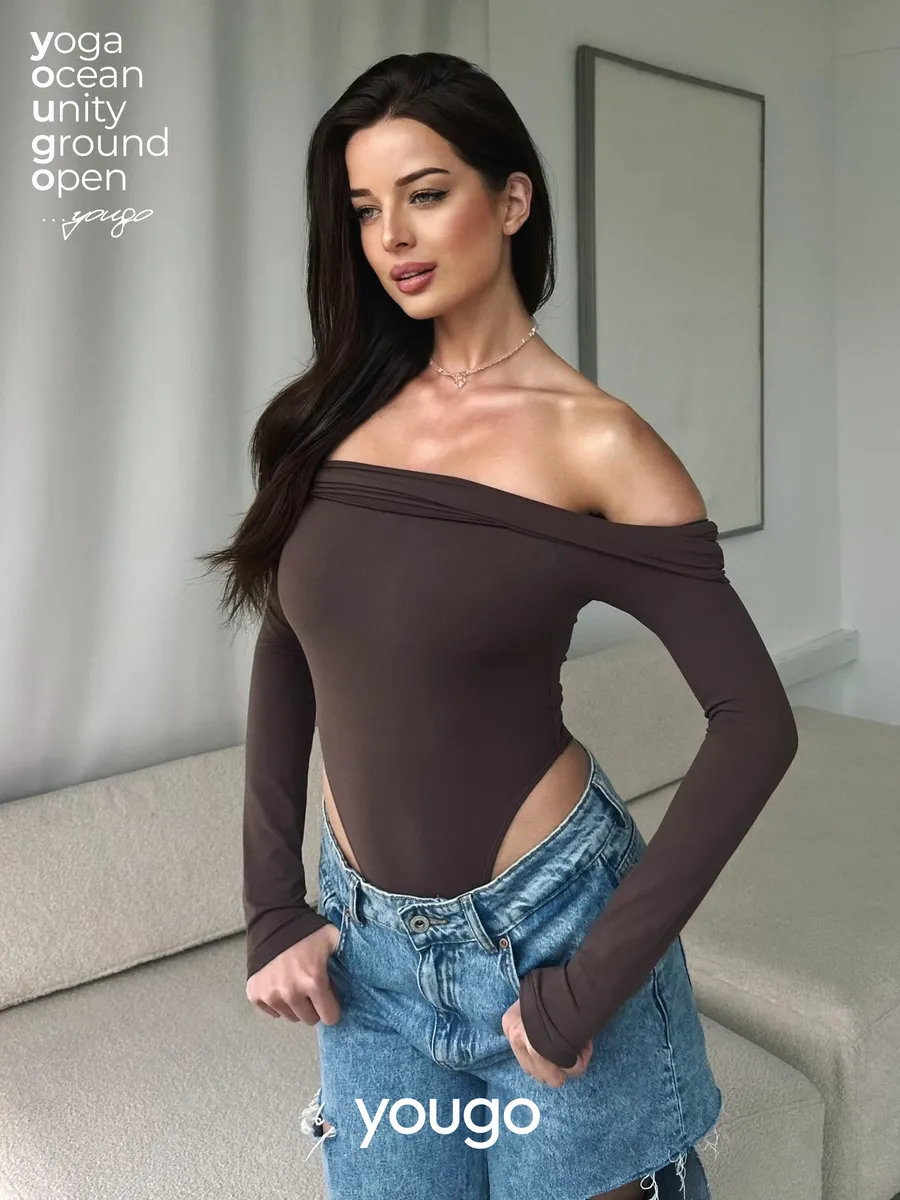 Боди с длинным рукавом и открытыми плечами