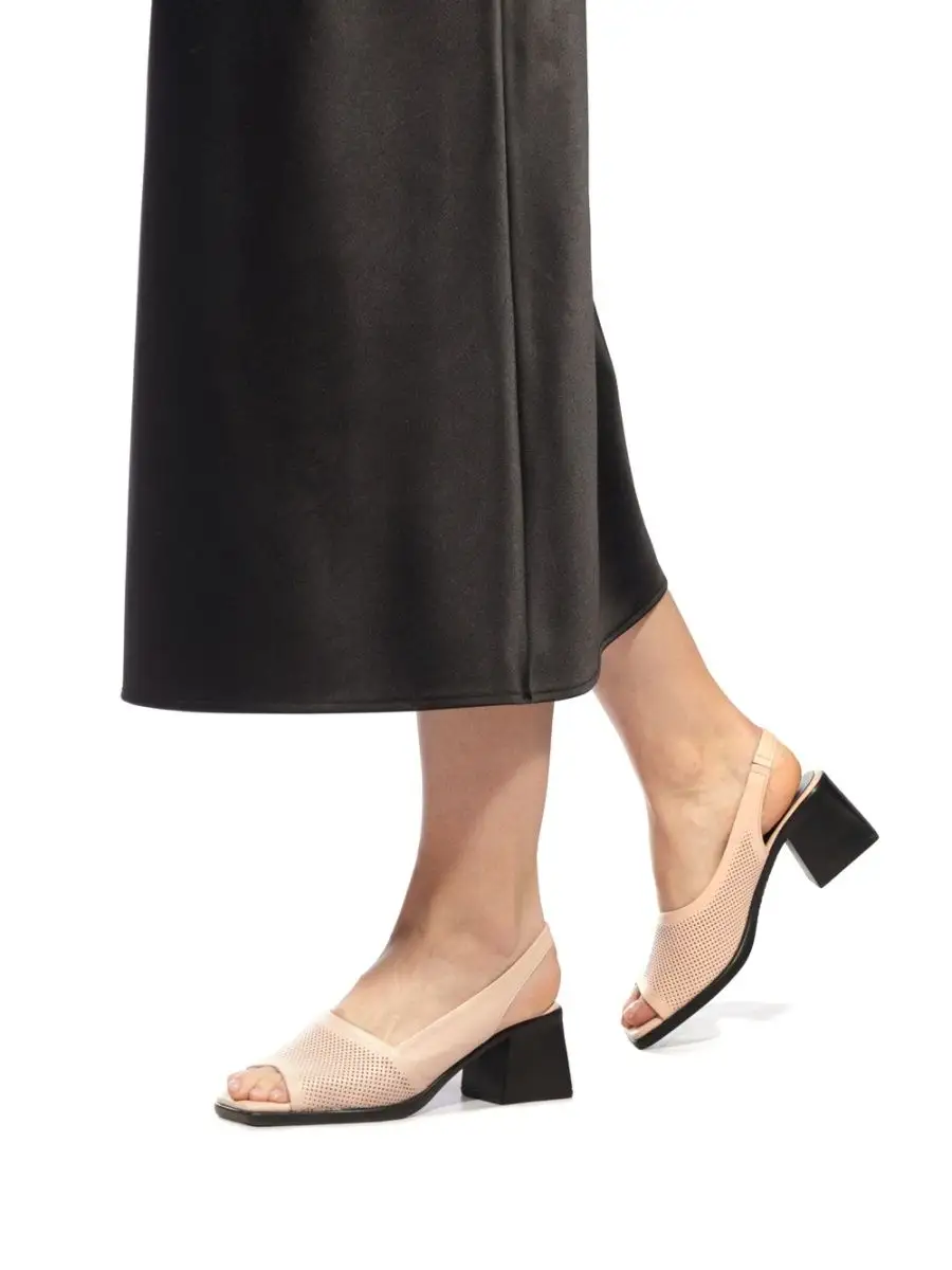 Открытые босоножки из натуральной кожи на каблуке