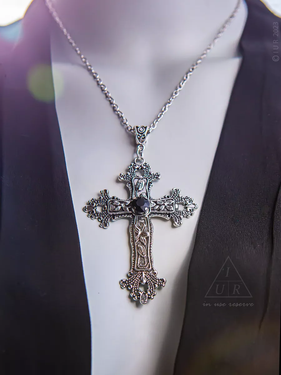 Подвеска большой крест с черным камнем y2k