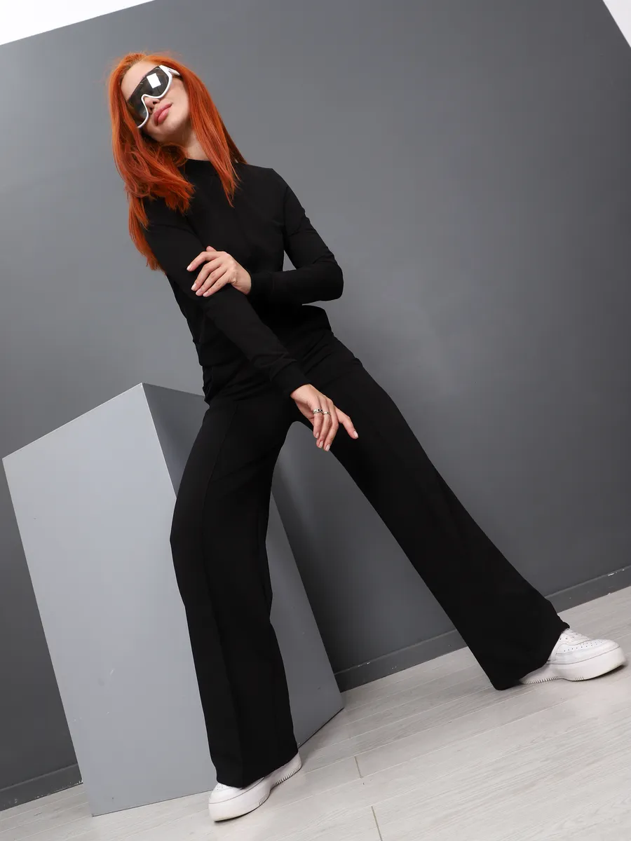 Костюм трикотажный однотонный с отстрочкой