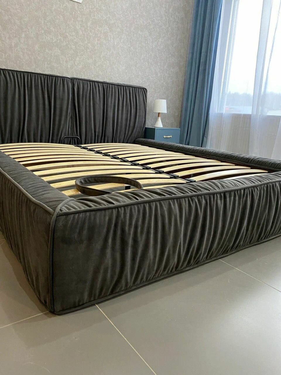 Кровать VIERO Манчестер, ортопедическое основание, подъемный механизм, 200x200 см