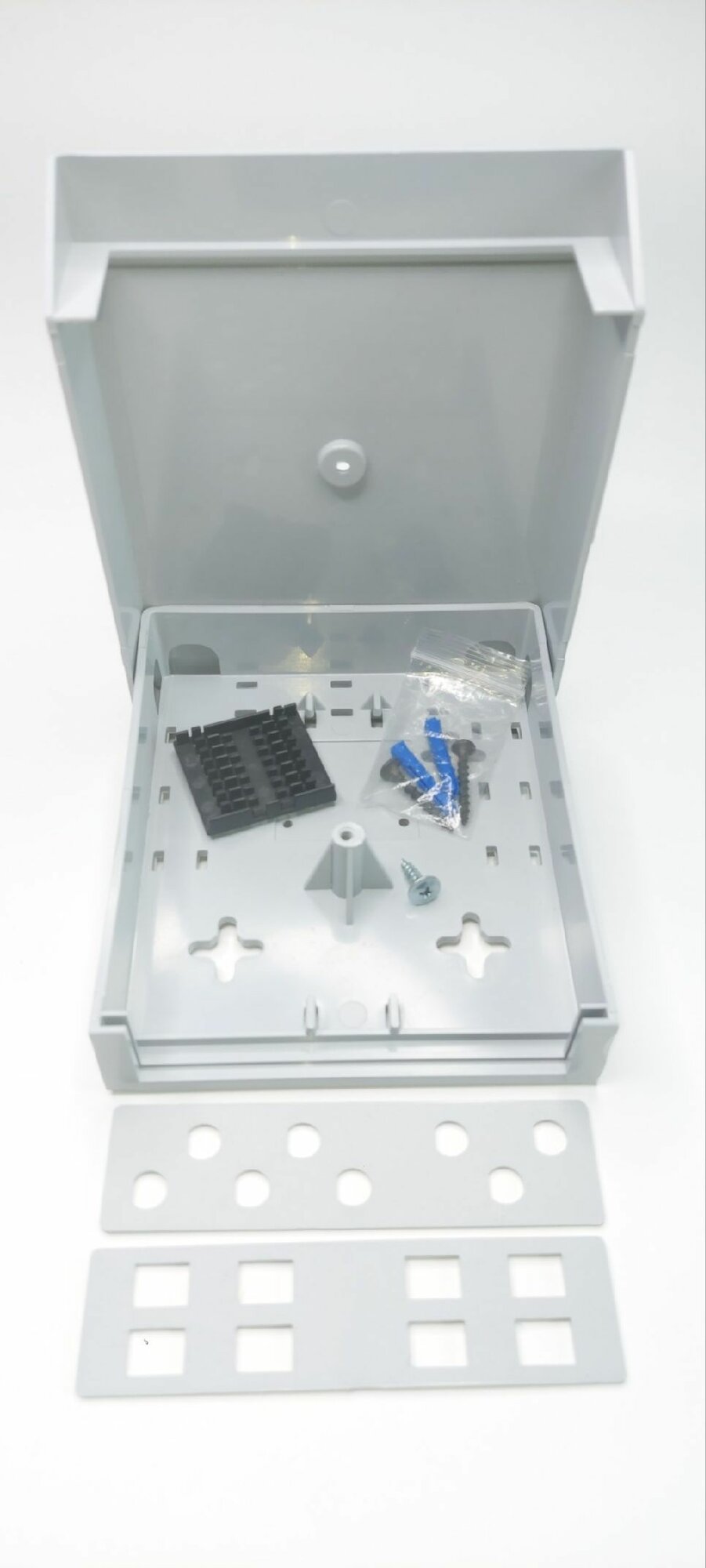 КРН ( Кросс настенный)до 8пл портов (пластик) серый